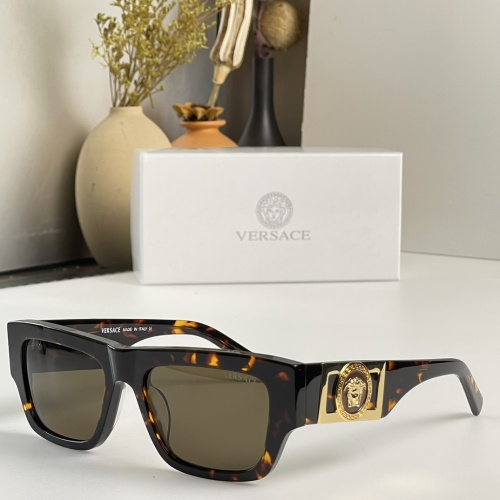 Versace AAA Quality Sunglasses #1078650