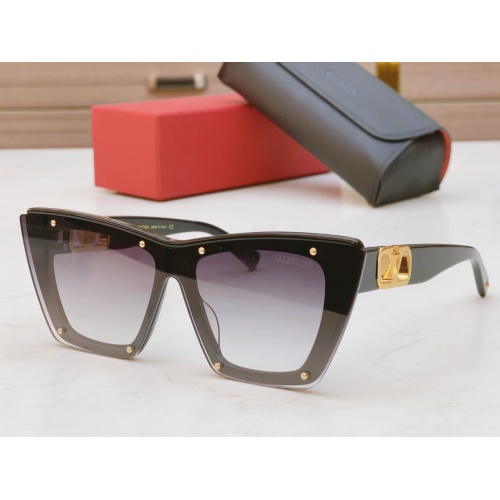 Valentino AAA Quality Sunglasses #1078654