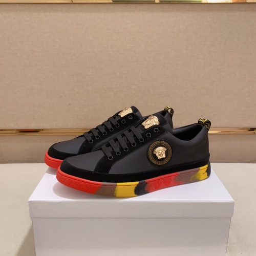 Versace Casual Shoes For Men #1078701