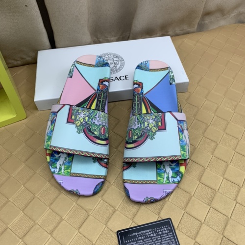 Versace Slippers For Men #1079136