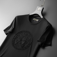 $60.00 USD Versace Tracksuits Short Sleeved For Men #1068603