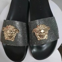 $60.00 USD Versace Slippers For Men #1074625