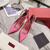 $100.00 USD Valentino Sandal For Women #1075855