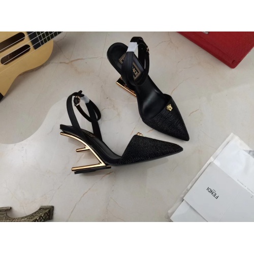 Versace Sandal For Women #1081703