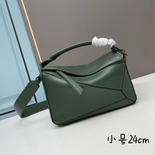 LOEWE AAA Quality Messenger Bags For Women #1082684 $132.00 USD, Wholesale Replica LOEWE AAA Messenger Bags
