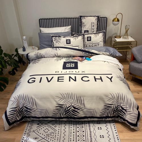 Givenchy Bedding #1083357