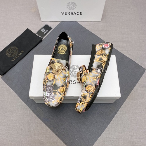 Versace Leather Shoes For Men #1084389