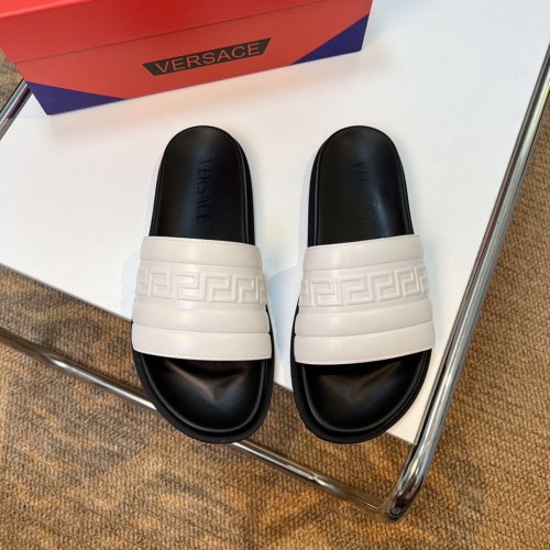Versace Slippers For Men #1084661
