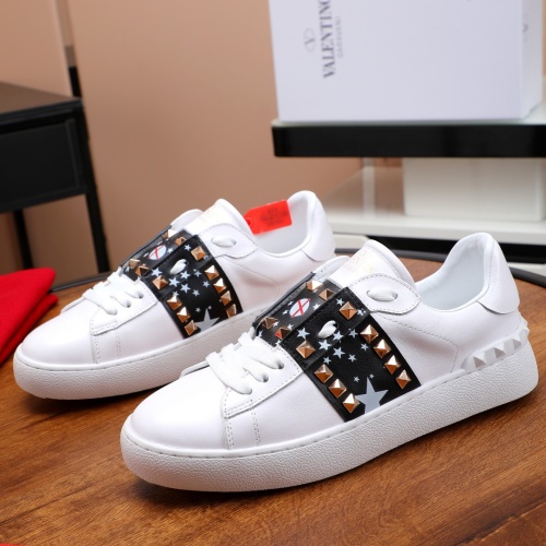 Valentino Casual Shoes For Men #1086876