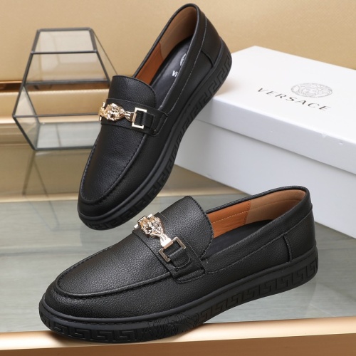Versace Leather Shoes For Men #1088571