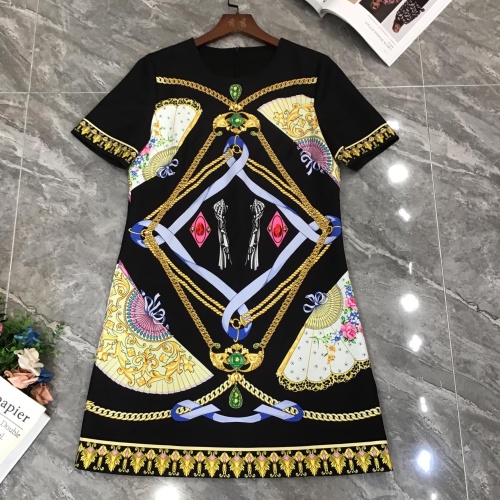 Versace Dresses Short Sleeved For Women #1090364