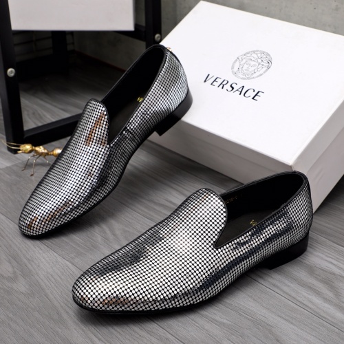 Versace Leather Shoes For Men #1091272