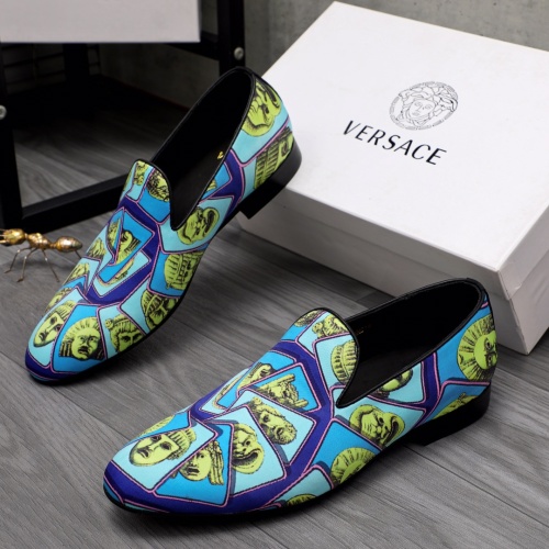 Versace Leather Shoes For Men #1091280