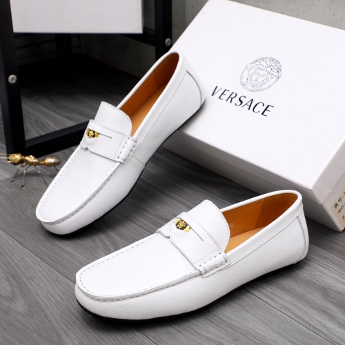 Versace Leather Shoes For Men #1091568
