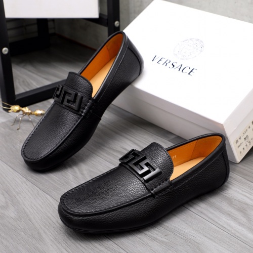 Versace Leather Shoes For Men #1091574