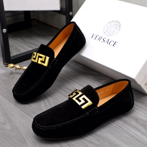 Versace Leather Shoes For Men #1091576