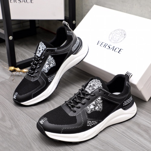 Versace Casual Shoes For Men #1093946