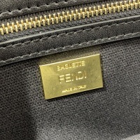 $182.00 USD Fendi AAA Quality Messenger Bags For Women #1092861