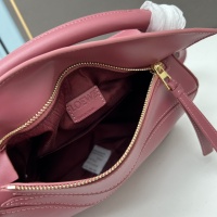 $132.00 USD LOEWE AAA Quality Messenger Bags For Women #1093731