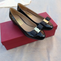 $96.00 USD Salvatore Ferragamo Flat Shoes For Women #1099049