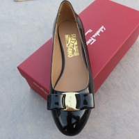 $96.00 USD Salvatore Ferragamo Flat Shoes For Women #1099069