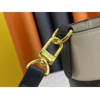 $82.00 USD Louis Vuitton AAA Quality Handbags For Women #1100157