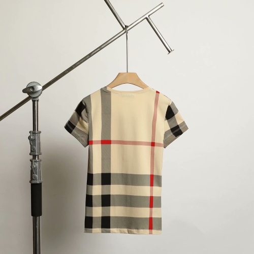 Replica Burberry T-Shirts Short Sleeved For Women #1100914 $34.00 USD for Wholesale