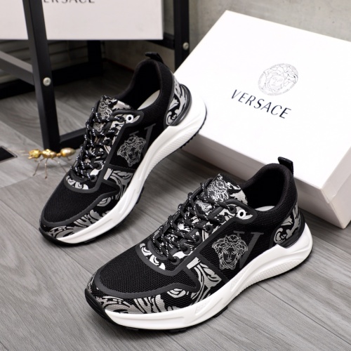 Versace Casual Shoes For Men #1103519