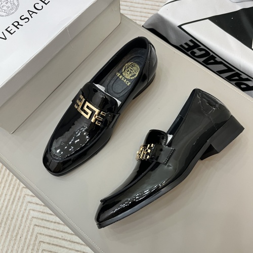 Versace Leather Shoes For Men #1104068