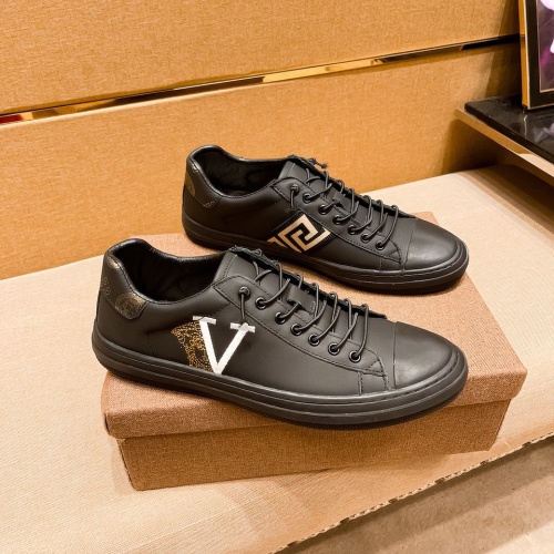 Versace Casual Shoes For Men #1104225