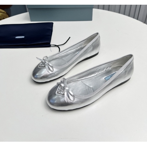 Prada Flat Shoes For Women #1105236