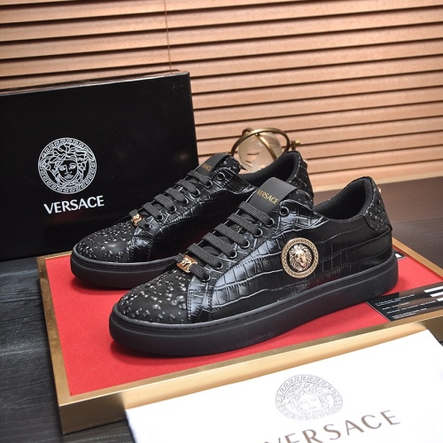 Versace Casual Shoes For Men #1107202