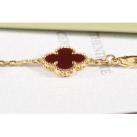 $38.00 USD Van Cleef & Arpels Bracelets For Women #1101412