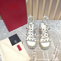 $112.00 USD Valentino Sandal For Women #1102040