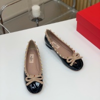 $122.00 USD Valentino Flat Shoes For Women #1109789