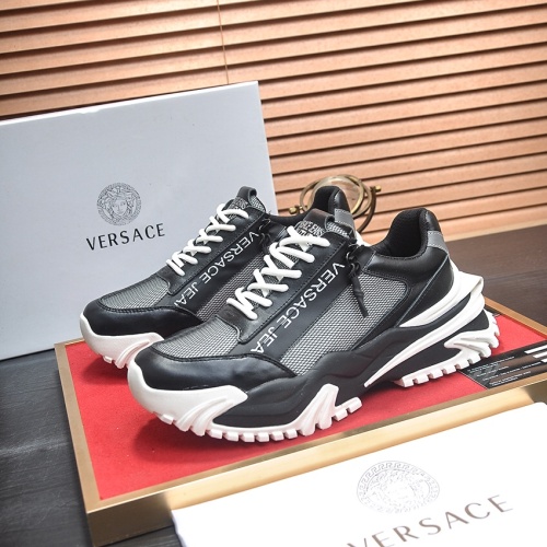 Versace Casual Shoes For Men #1113629