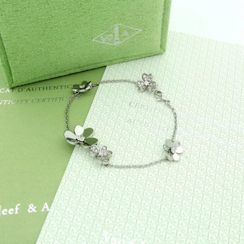 Van Cleef & Arpels Bracelets For Women #1115541