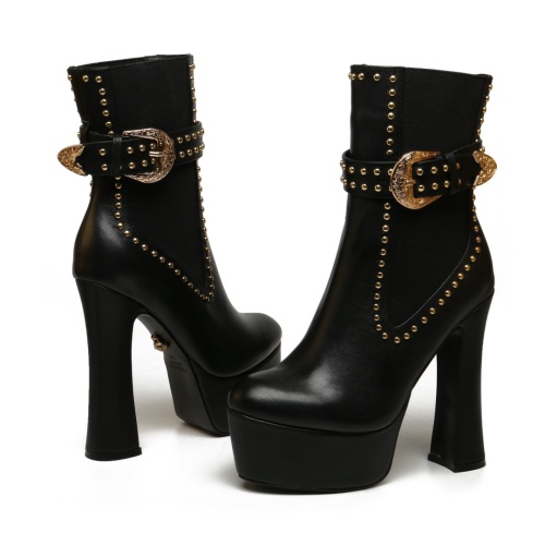 Versace Boots For Women #1117357