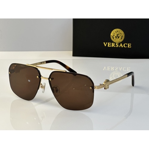 Versace AAA Quality Sunglasses #1118524