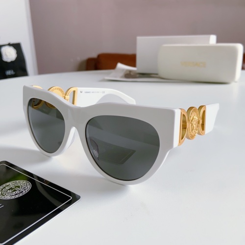 Versace AAA Quality Sunglasses #1118543