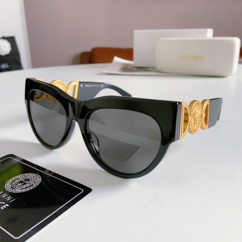 Versace AAA Quality Sunglasses #1118544