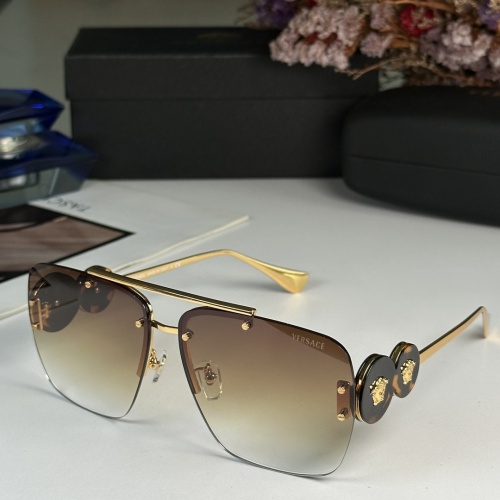 Versace AAA Quality Sunglasses #1118554