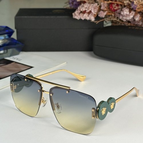 Versace AAA Quality Sunglasses #1118557