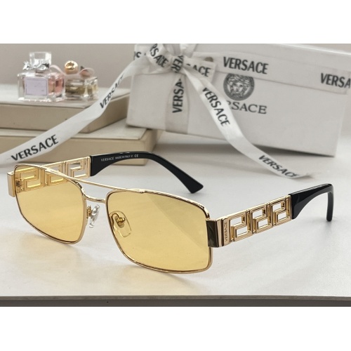 Versace AAA Quality Sunglasses #1118562