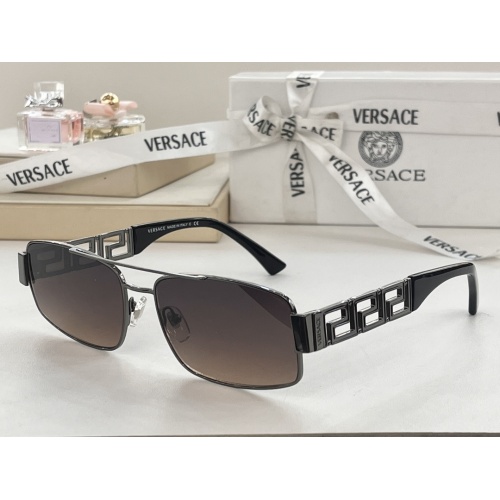 Versace AAA Quality Sunglasses #1118565