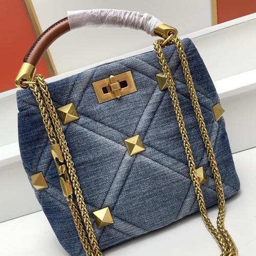 Replica Valentino AAA Quality Messenger Bags For Women #1119232 $115.00 USD for Wholesale