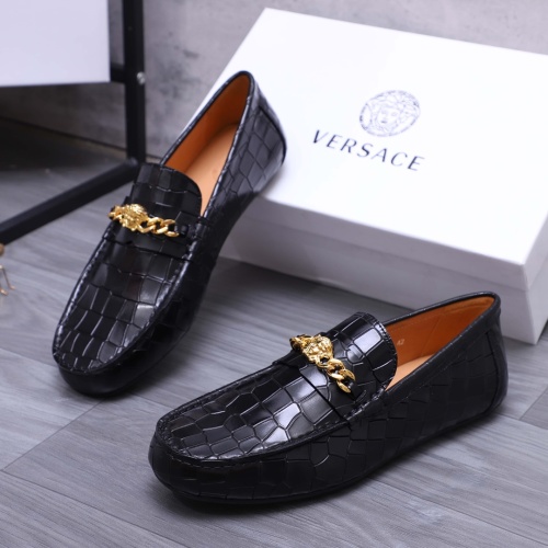 Versace Leather Shoes For Men #1120324