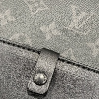$68.00 USD Louis Vuitton AAA Man Messenger Bags #1114092