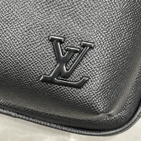 $68.00 USD Louis Vuitton AAA Man Messenger Bags #1114096