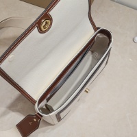 $102.00 USD Burberry AAA Quality Messenger Bags For Women #1114586